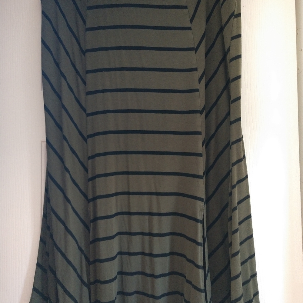 Apt 9 size large  mini skirt army green/ Blk